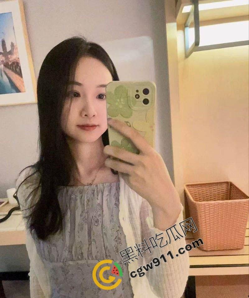 深圳北航校花【赵蕊】激情约炮!蕾丝性感,奶大肥硕,嫩穴乱颤,激情狂插,看得众人直呼过瘾