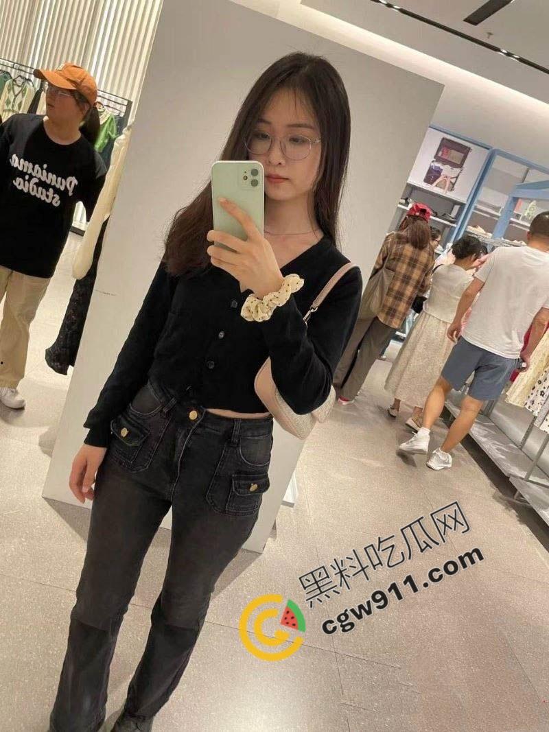 深圳北航校花【赵蕊】激情约炮!蕾丝性感,奶大肥硕,嫩穴乱颤,激情狂插,看得众人直呼过瘾