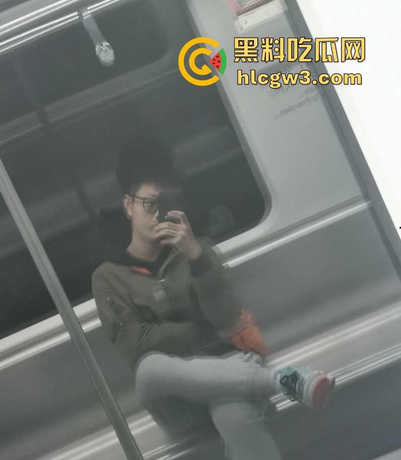 衡阳师范学院体育生 卢飒风 不靠撸只凭意淫就能射出浓浓精液 你这么强女朋友不得爽死啊!