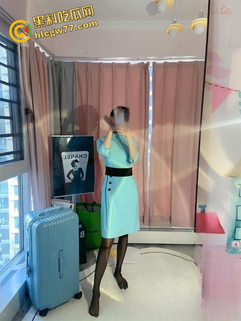 当过空姐一字马舞蹈生 抖音微博小网红 酷酷的露 生活所迫下海拍举牌定制 秀才艺一字马露点自慰!