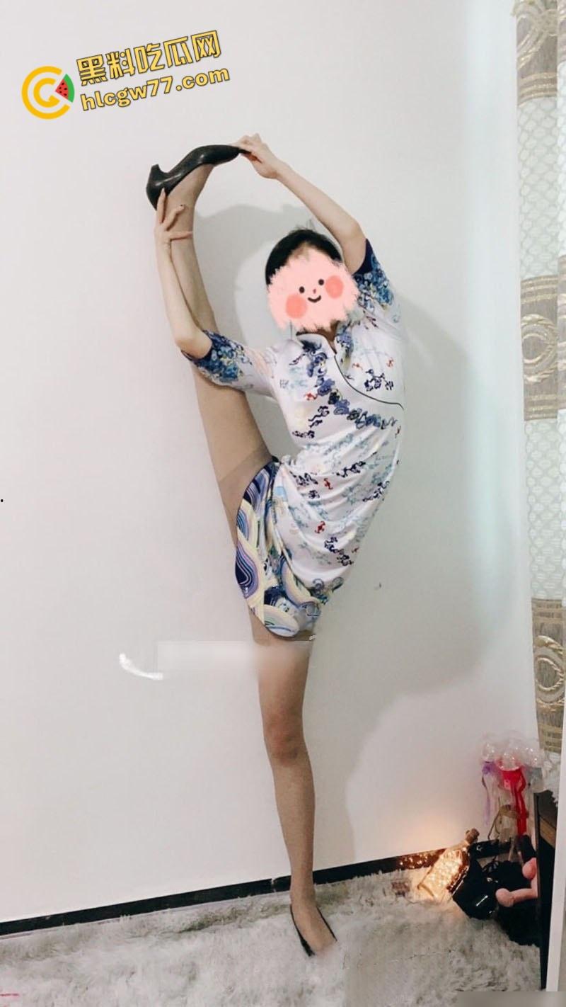 当过空姐一字马舞蹈生 抖音微博小网红 酷酷的露 生活所迫下海拍举牌定制 秀才艺一字马露点自慰!