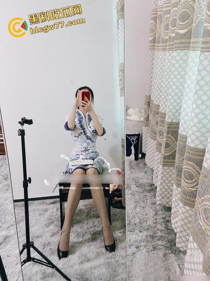 当过空姐一字马舞蹈生 抖音微博小网红 酷酷的露 生活所迫下海拍举牌定制 秀才艺一字马露点自慰!