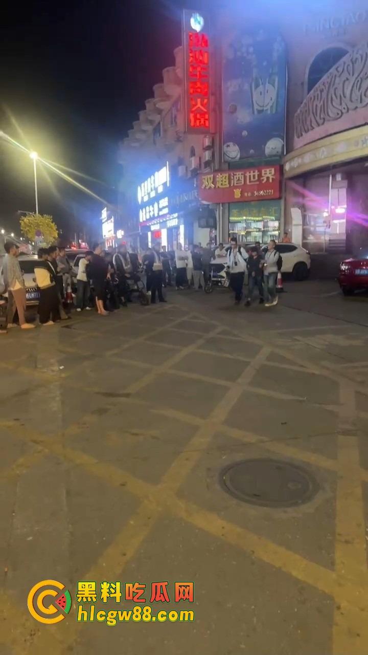 东莞净土不再，城市派对扫黄现场曝光，性感公主们排队上车，莞式传奇又少一处！