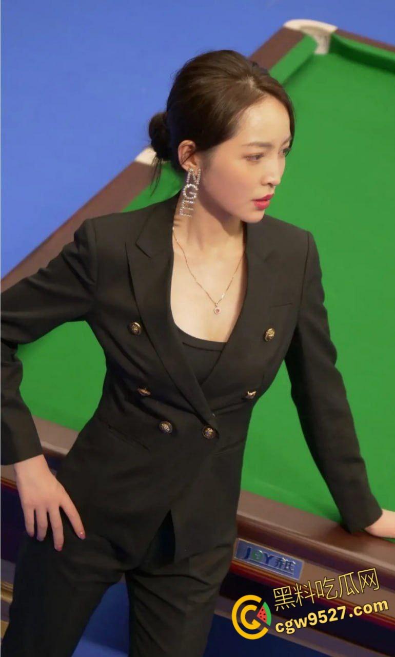 台球金牌裁判【王钟瑶】,与姐夫床上偷情,惨遭丈夫结婚当天播放,外表高冷玉女,床上母狗一只 !