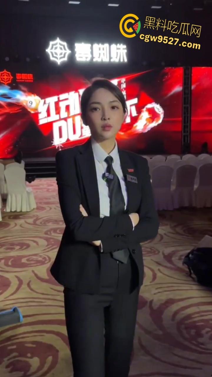 台球金牌裁判【王钟瑶】,与姐夫床上偷情,惨遭丈夫结婚当天播放,外表高冷玉女,床上母狗一只 !