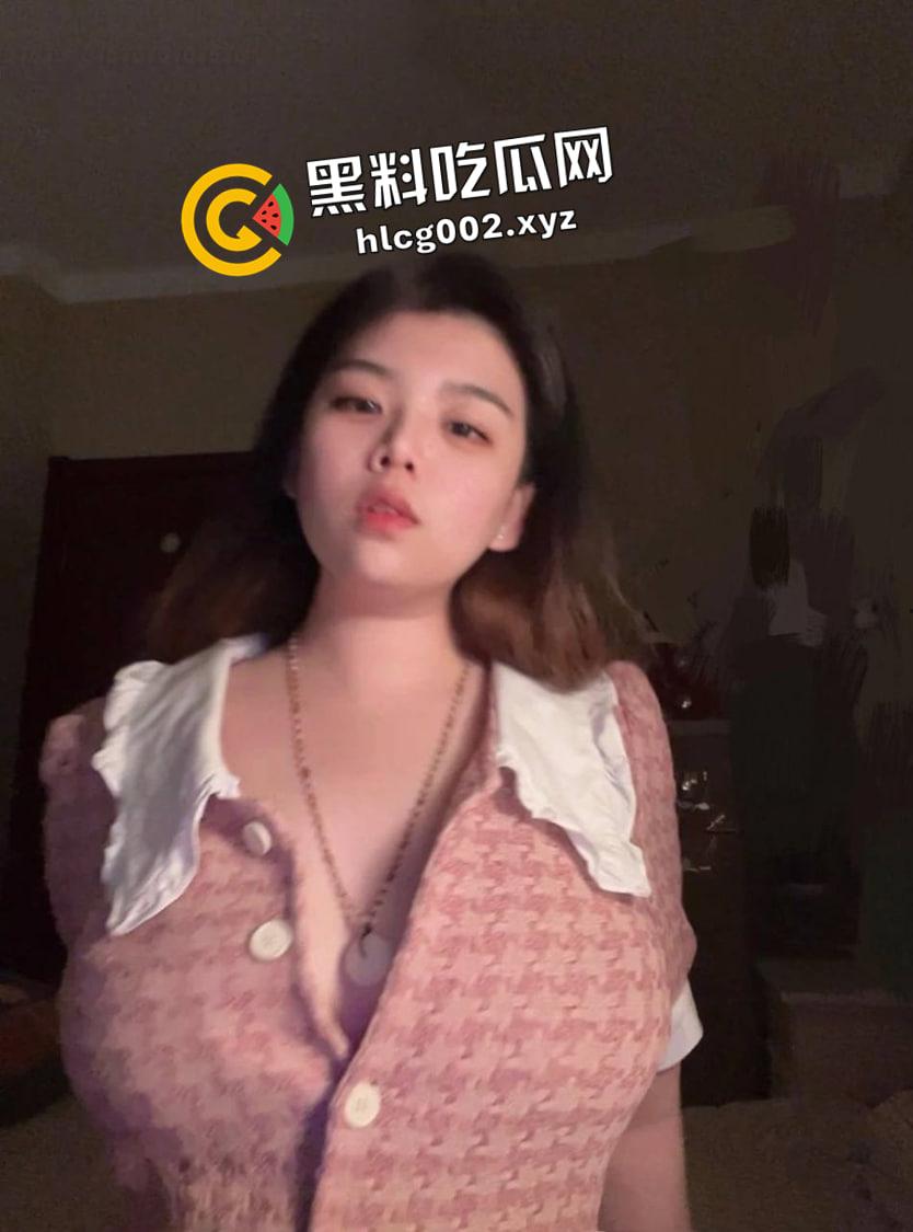 云南大学巨乳学姐被调教 喜欢被深喉的母狗 肥美多汁的鸡巴套子 被富二代包养调教视频流出