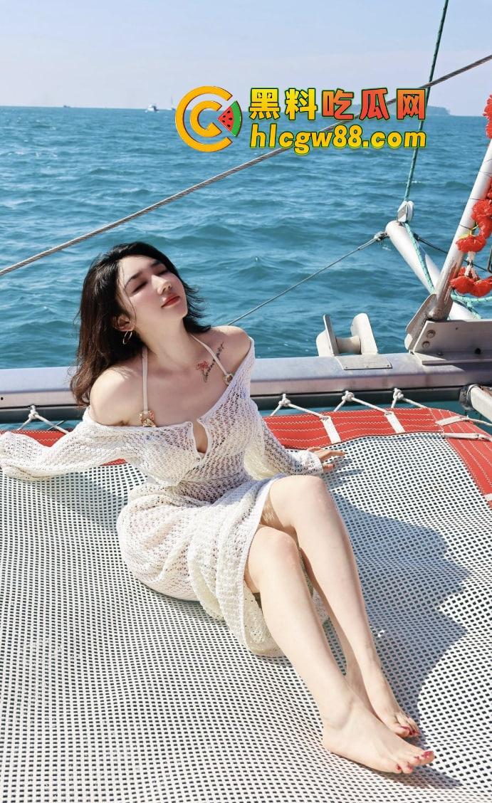 抖音『教母Eliy 』狂割小仙女韭菜,直播喊女性独立,线下给金主做舔狗被操得蜜桃臀狂颤,这双标真6!