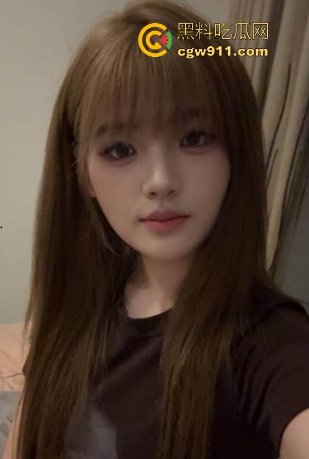 宁波工商学院巨乳母狗【赵瑜琳】舍友看综艺她直播扣逼自慰，淫语对话刺激炸裂，直接爱了！