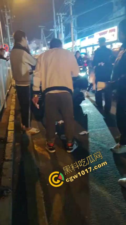 通州暴力事件震惊全城,饿了么专送外卖员突然发难,残忍刺客眼睛,现场混乱,令人毛骨悚然!