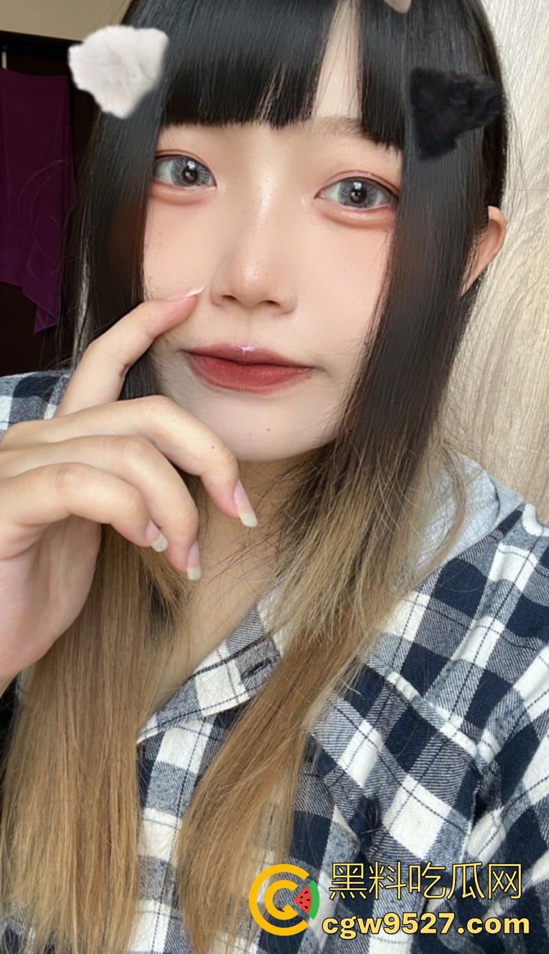 厦门高颜值母狗【赵茹艺】，非常反差的大奶人妻，背着老公装少女，在网上勾引弟弟，被老公发现曝光