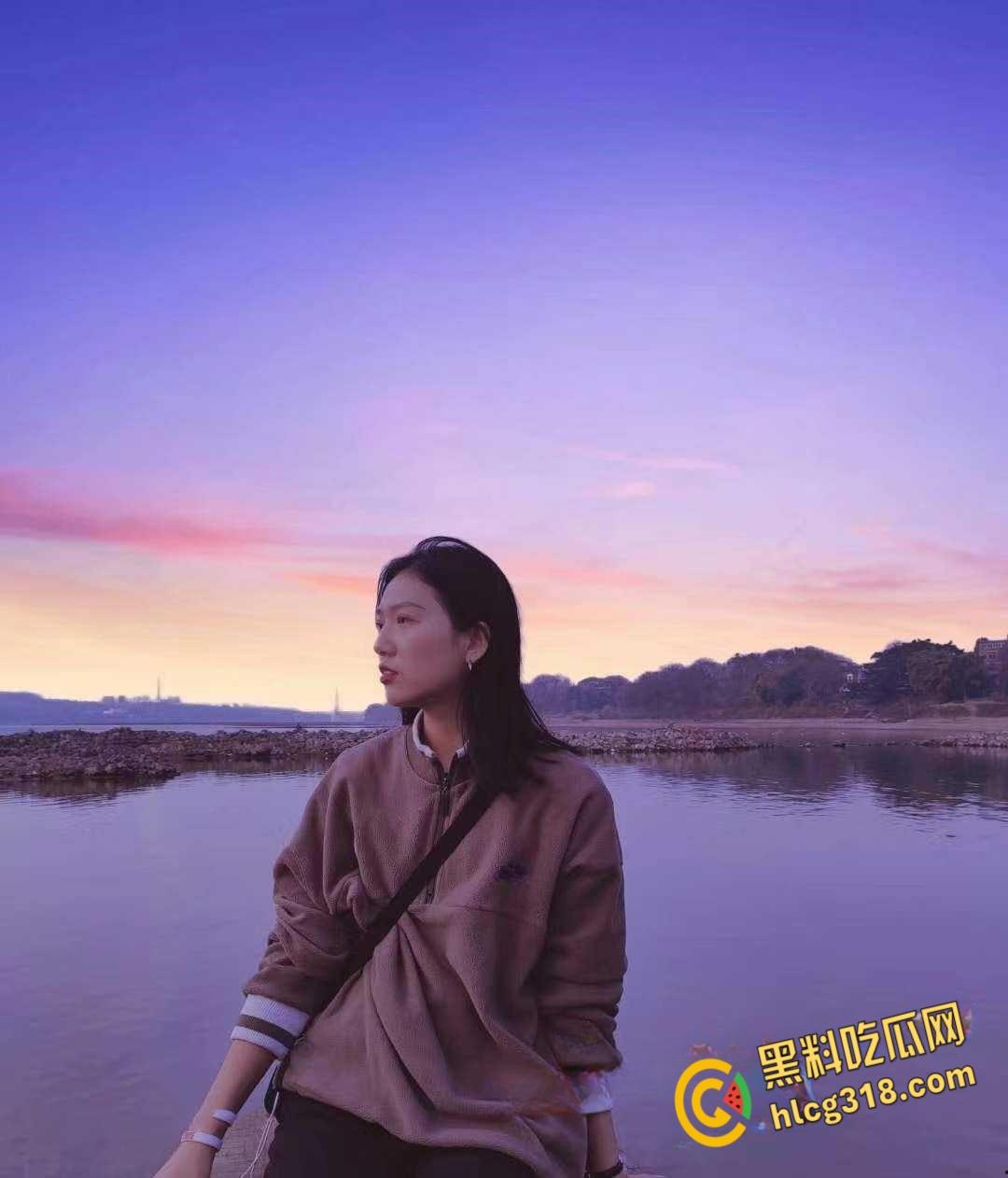 淄博黑丝少妇【汪小娅】偷情，这视角也就只有情夫能流出，高潮后把精液全部灌入骚穴！