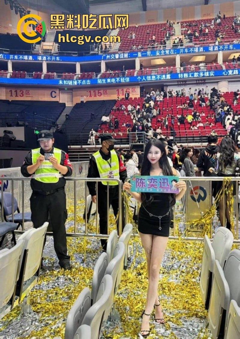 陈奕迅陪妹子去看陈奕迅演唱会 妹子陪我全垒打！这样的嫩妹真好骗一张票就搞定！