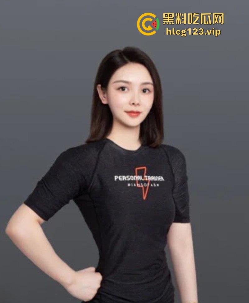 杭州健身反差女【高翊晨】学员私拍福利流出 外表可盐可甜 床上又贱又骚