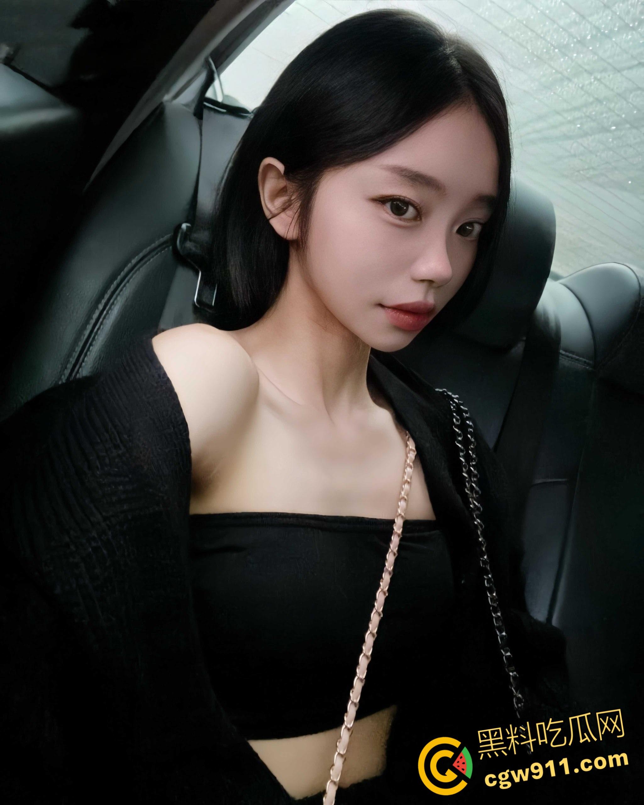 江浙沪假名媛大学生，骚母狗勾搭富二代失败被嘲笑，温泉酒店全裸泳装自拍，扒开珍珠丁字裤骑乘自慰！