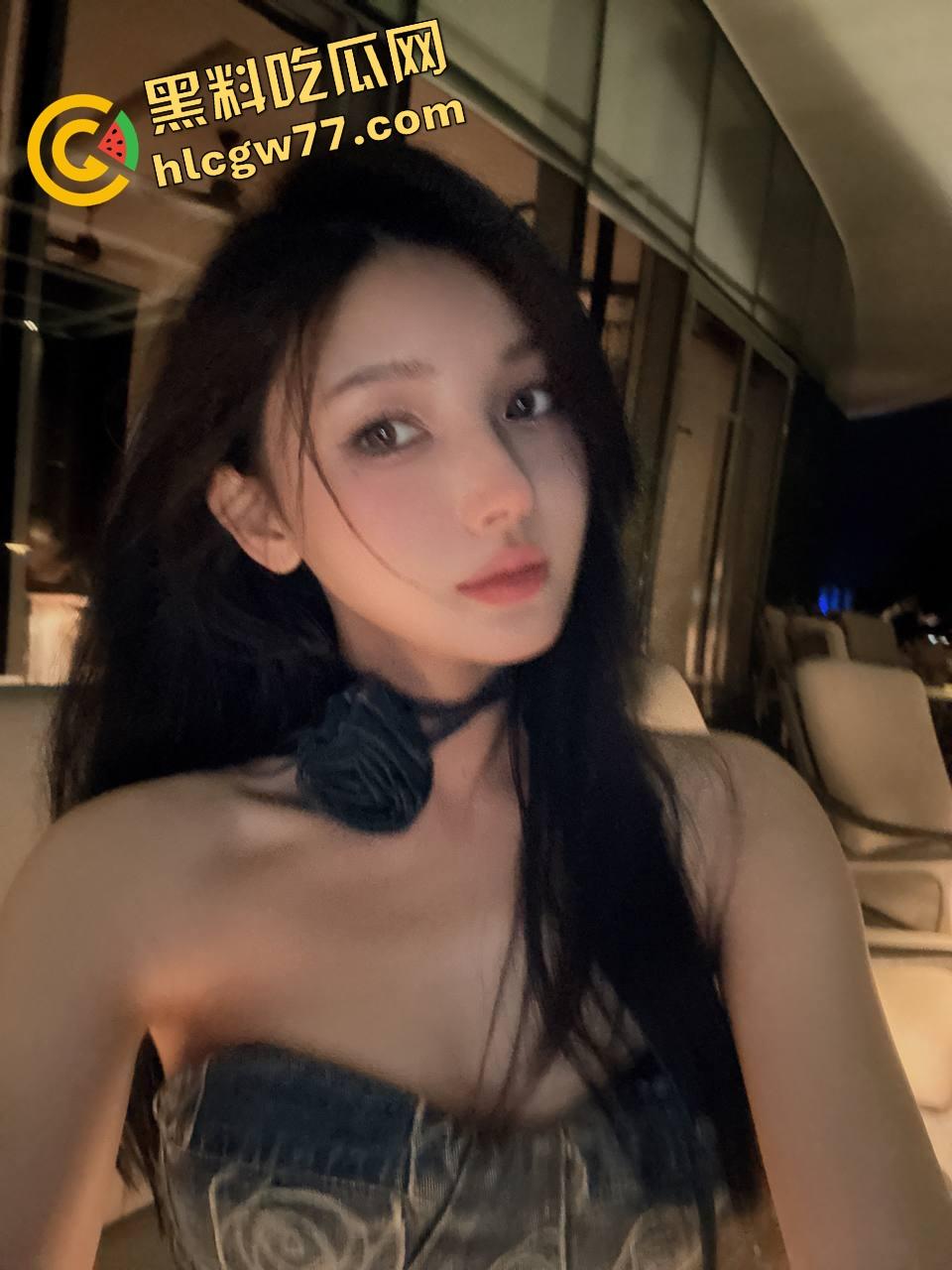 南昌按摩技师露脸足交爆火，黑丝肉丝换着来，精油浇满丝袜撸棒，足控党跪着看完！