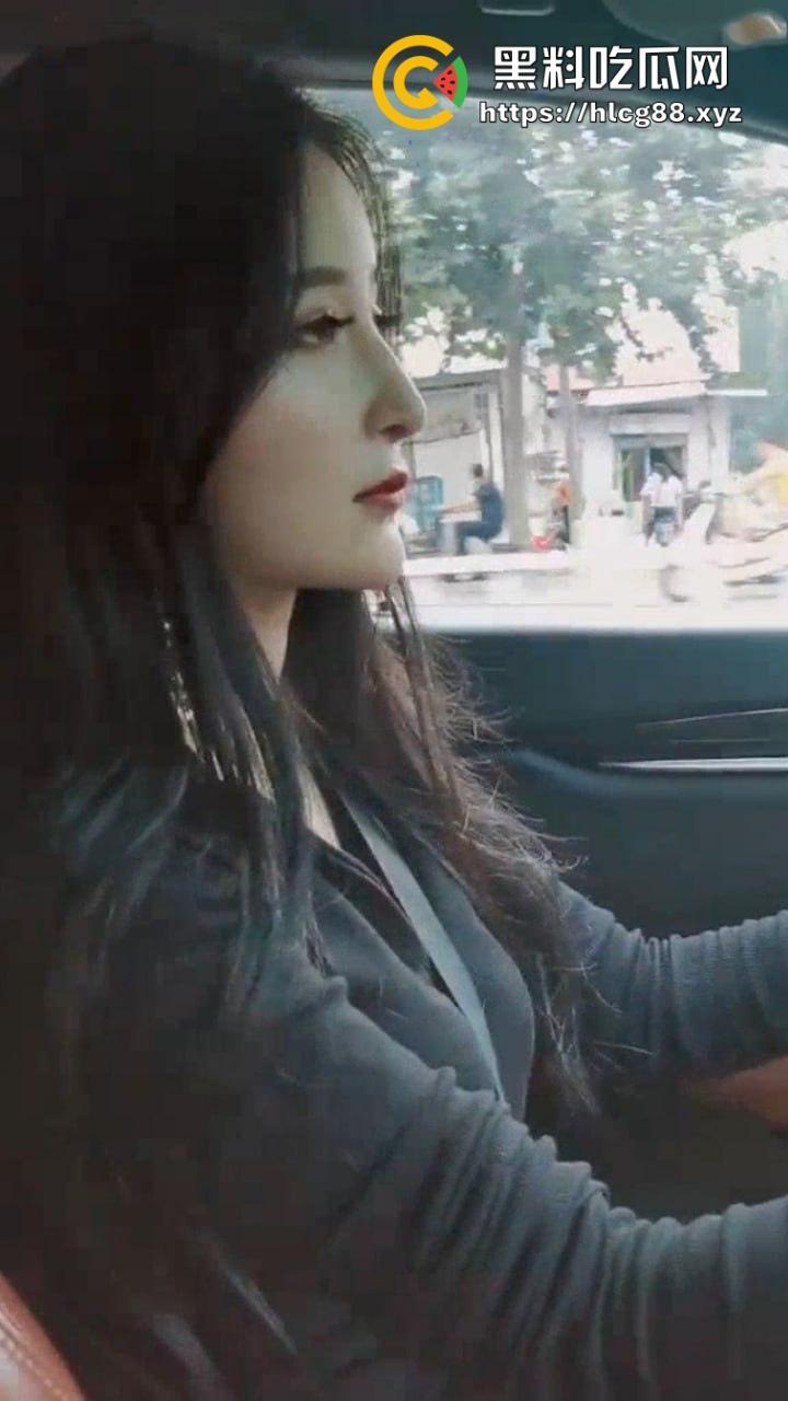 大神狂操东航极品空姐【朵朵】饭后嫩屄从阳台捅到浴室干翻床，落地窗后入嫩逼喷汁，这骚婊艺术级操法爽爆！