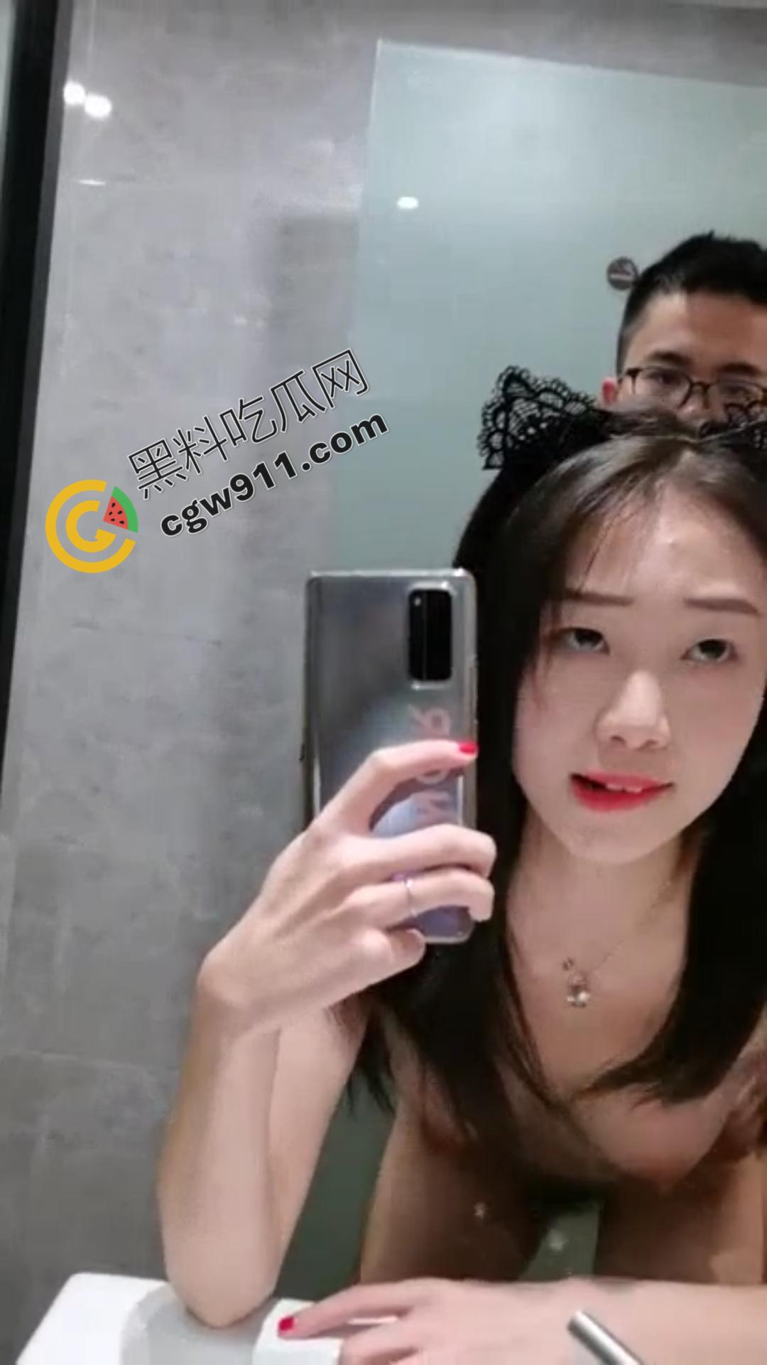 河南抖音博主【户晨风】酒店厕所大战女粉丝视频流出!白皙肌肤美乳乱颤,疯传全网激起狂潮!