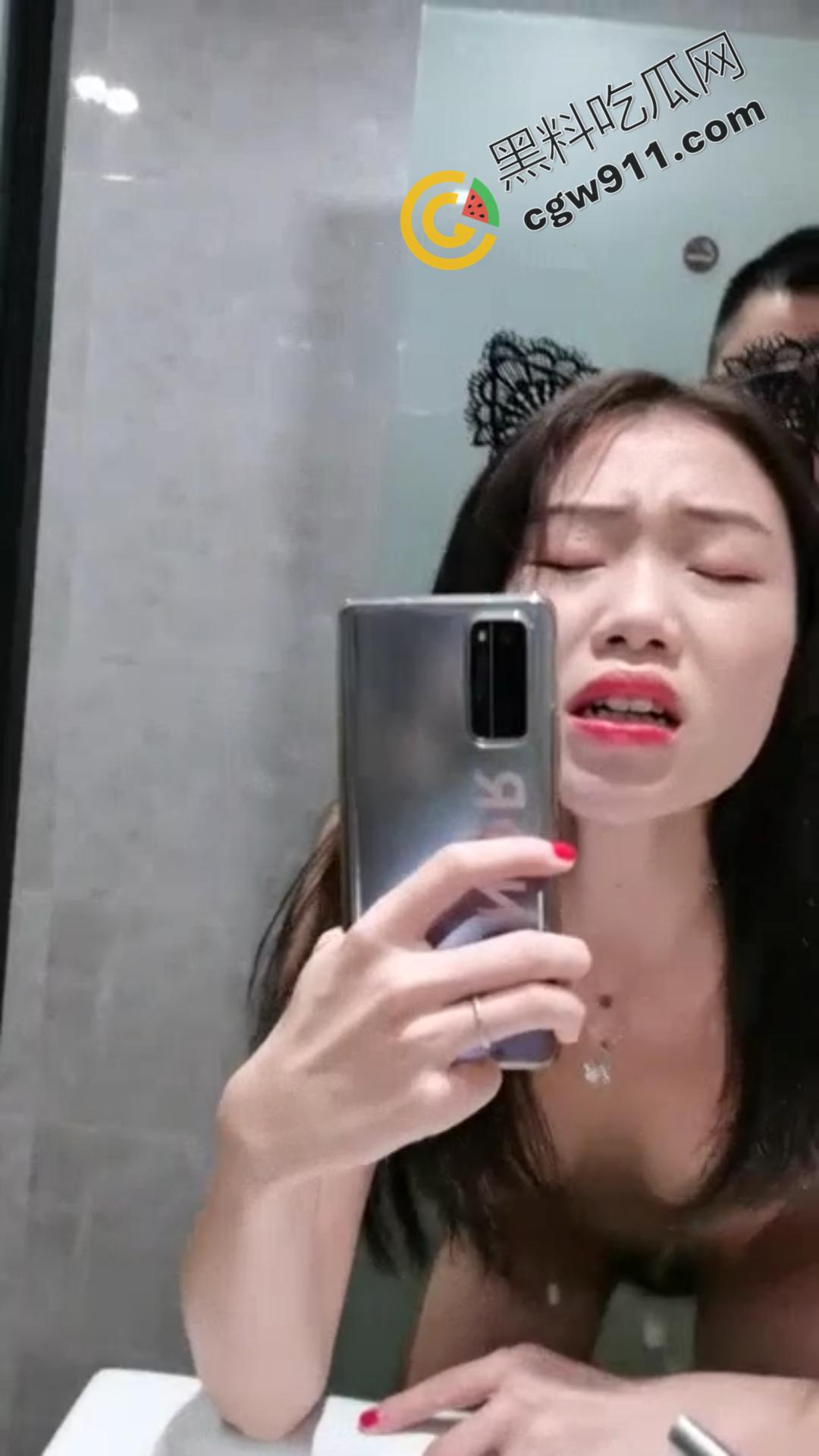 河南抖音博主【户晨风】酒店厕所大战女粉丝视频流出!白皙肌肤美乳乱颤,疯传全网激起狂潮!