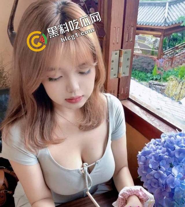 昆明安宁大学 微胖女大学生『黄月月』淫荡自拍视频流出 献给单男