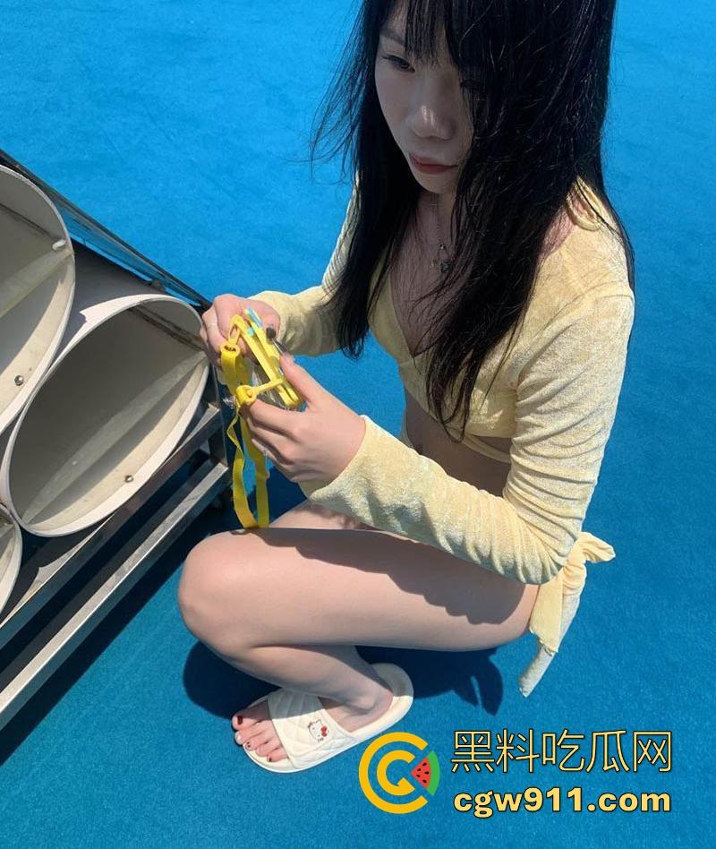 山西临汾职院【张文岚】前男友狠心泄露清纯学妹骚浪一面，粉嫩手指狂抠骚逼，只求巨屌狠狠满足！