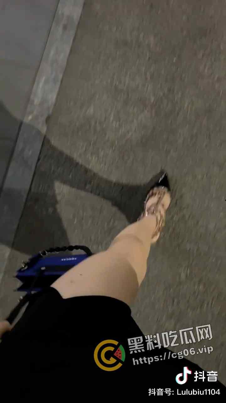 开盒抖音三百万身材博主【卢卢biu】首次露脸公开 史诗级照骗 好悬没给我牛牛吓萎了