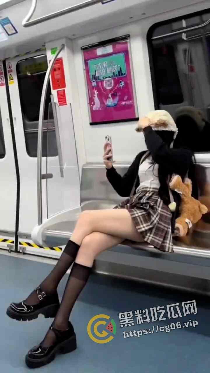 开盒抖音三百万身材博主【卢卢biu】首次露脸公开 史诗级照骗 好悬没给我牛牛吓萎了