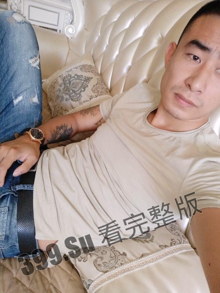 湖南岳阳高速事件 女子跪地脱光带狗链拍摄 SM 视频!路人狂追几里协助交警拦截 独家 SM 视频曝光!