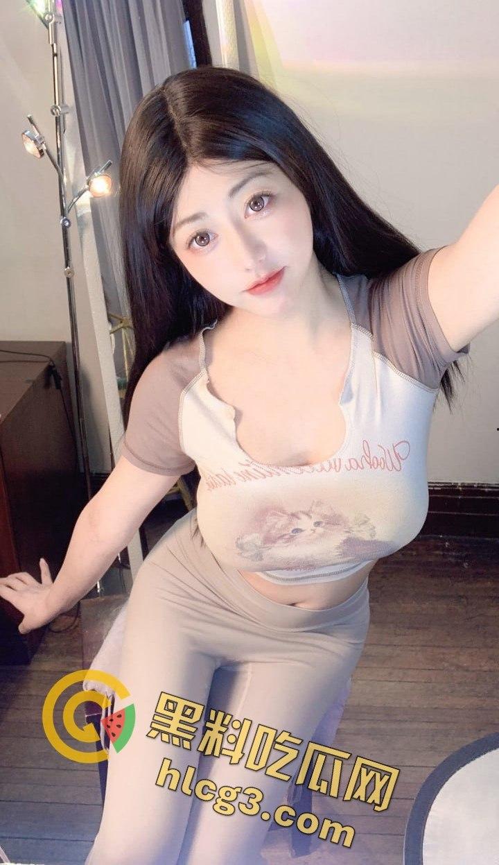 抖音B站巨乳反差婊‘奶白兔兔’:极品网红定制双视角视频+大量私拍照片!”