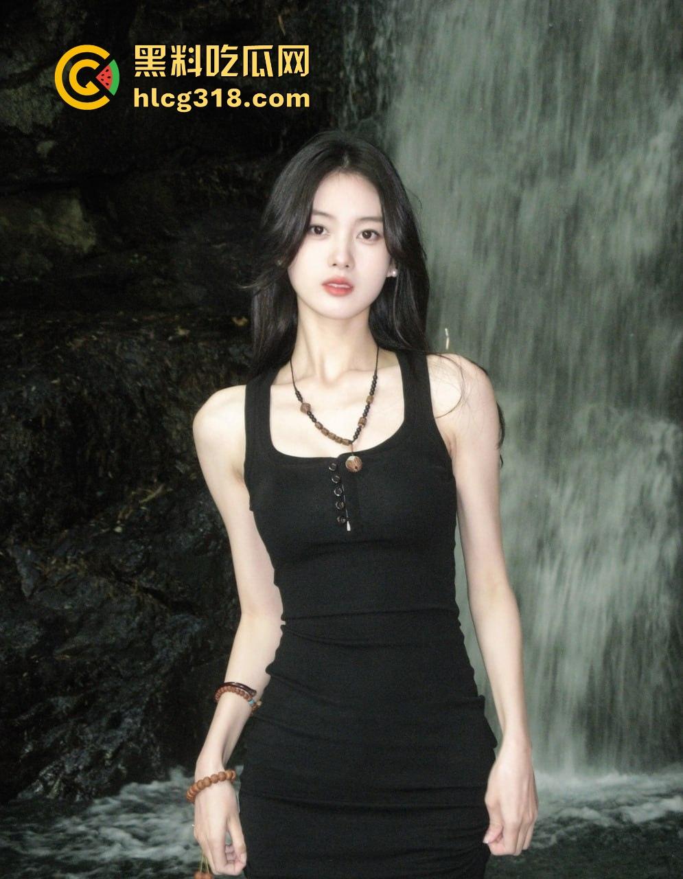 海角乱伦！约小姨和小姨闺蜜双飞大战，多人群P画面淫乱 浪叫声不绝于耳风骚至极！