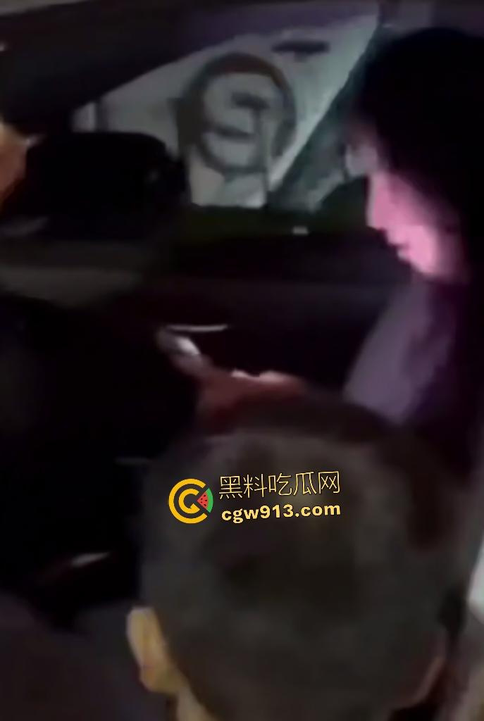 河南商丘乱伦被抓！婶婶勾搭外甥在车内翻云覆雨，家人到场抓奸打死渣男外甥，小男孩还护着禽兽老爸！