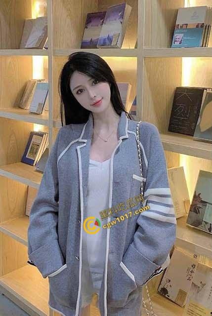 海角大神【野兽绅士】销魂驯兽:将姐姐调教成性奴,背骑遛弯,舔足湿滑,狗叫销魂!