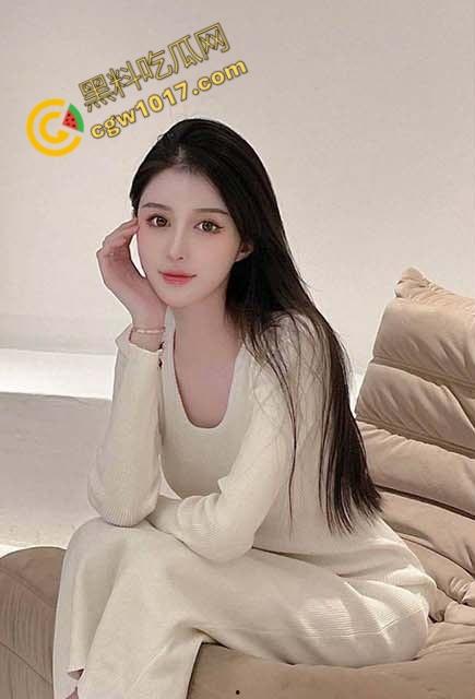 海角大神【野兽绅士】销魂驯兽:将姐姐调教成性奴,背骑遛弯,舔足湿滑,狗叫销魂!