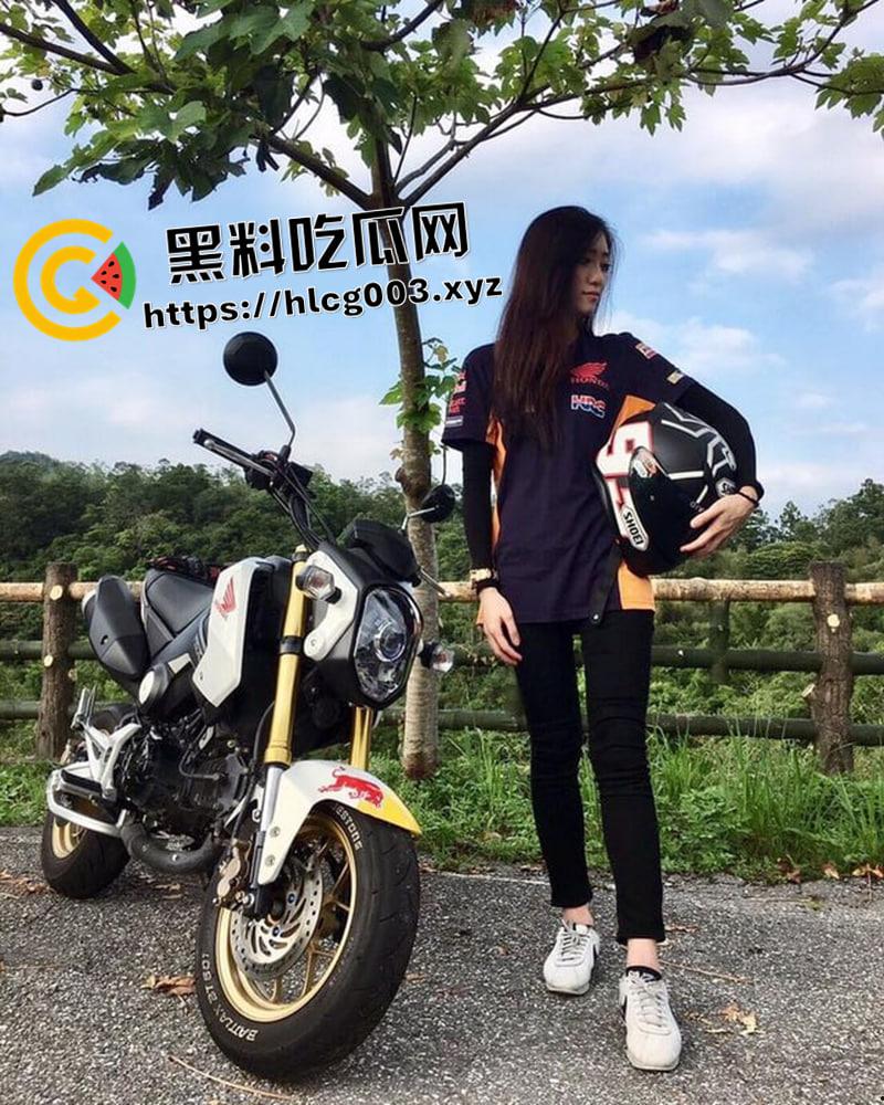 靓妹骑着机车 你在床上骑着靓妹！男人的终极梦想 长腿貌美反差婊 举着腿猛干