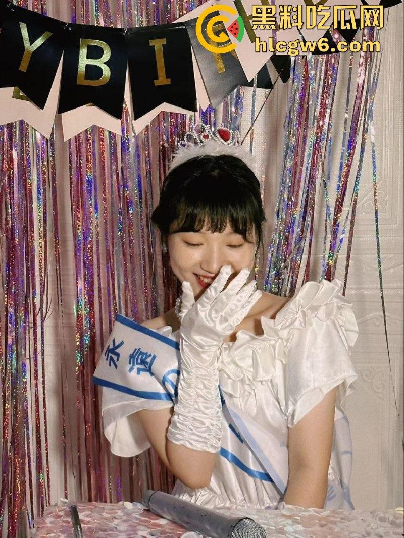 重庆工程学院骚货【陈润梅】与男友同居自摄洗澡做爱视频 本想记录美好恋爱生活 没想到分手被曝光！