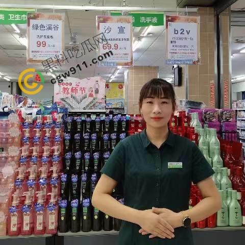 惊悚街头血腥惨案:17岁少女暴怒狂刺小三,刀刀致命,小三惨死街头,血腥残酷场面震惊全网