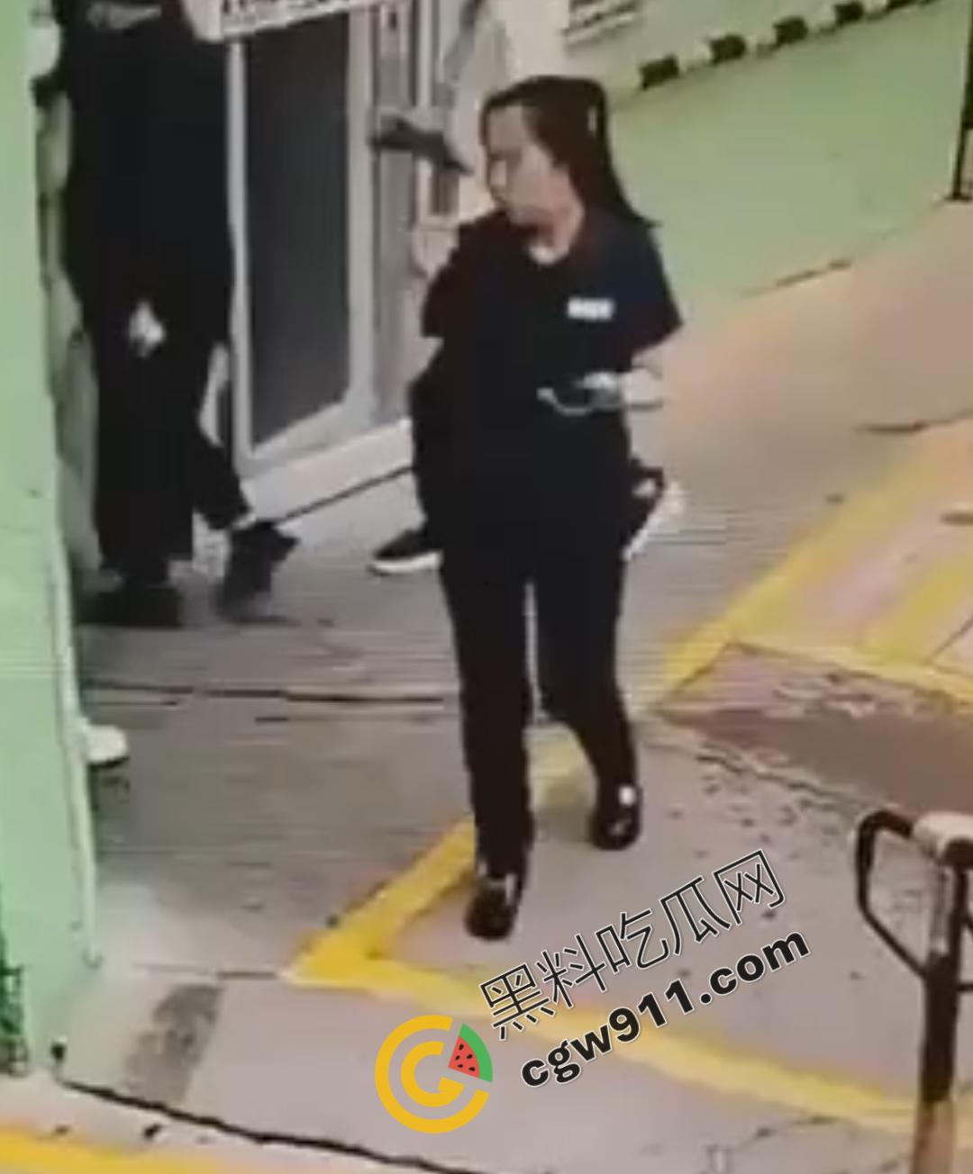 惊悚街头血腥惨案:17岁少女暴怒狂刺小三,刀刀致命,小三惨死街头,血腥残酷场面震惊全网