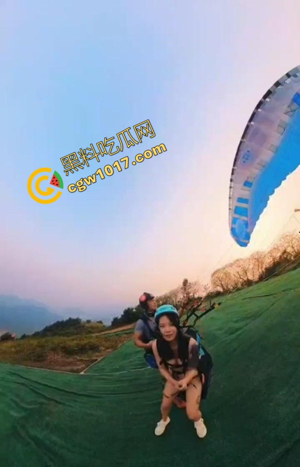 越南岘港上海白领女孩全裸起飞,翘臀隔空振动,惊呼回荡,私处暴露云端,体验高空全裸的双重刺激