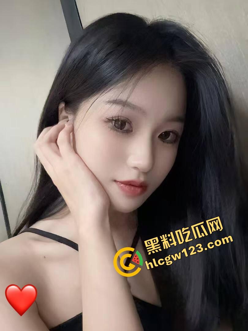 拳交女王【赵琳】开逼打鸡蛋,搅拌搅到逼喷浆!逼大如碗啥都能塞,鸡蛋打进去还能再抠着搅三圈!