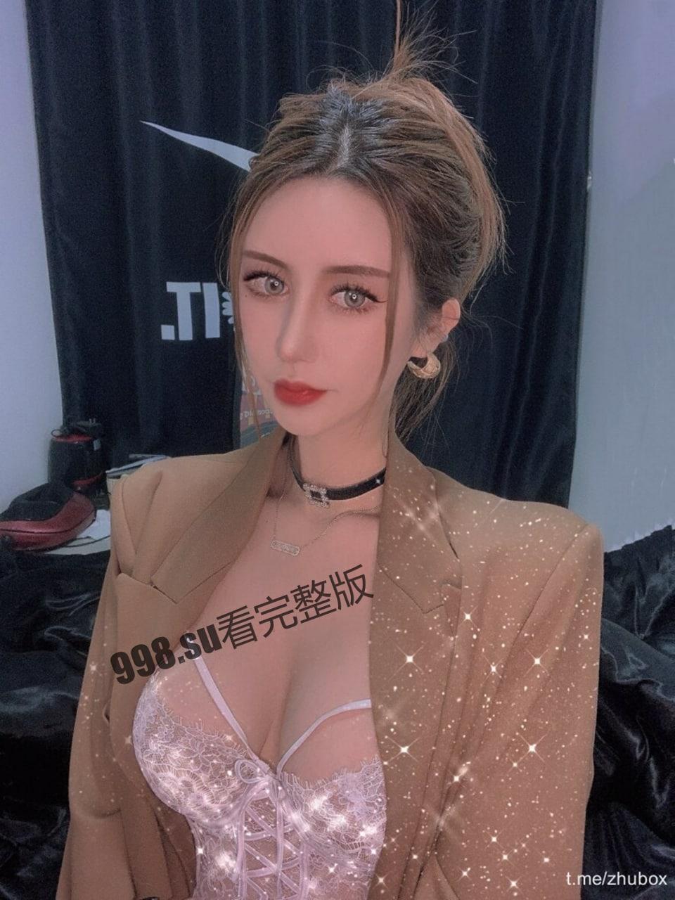 万人求的华人女神 Fiona_o 阳具插穴付费资源