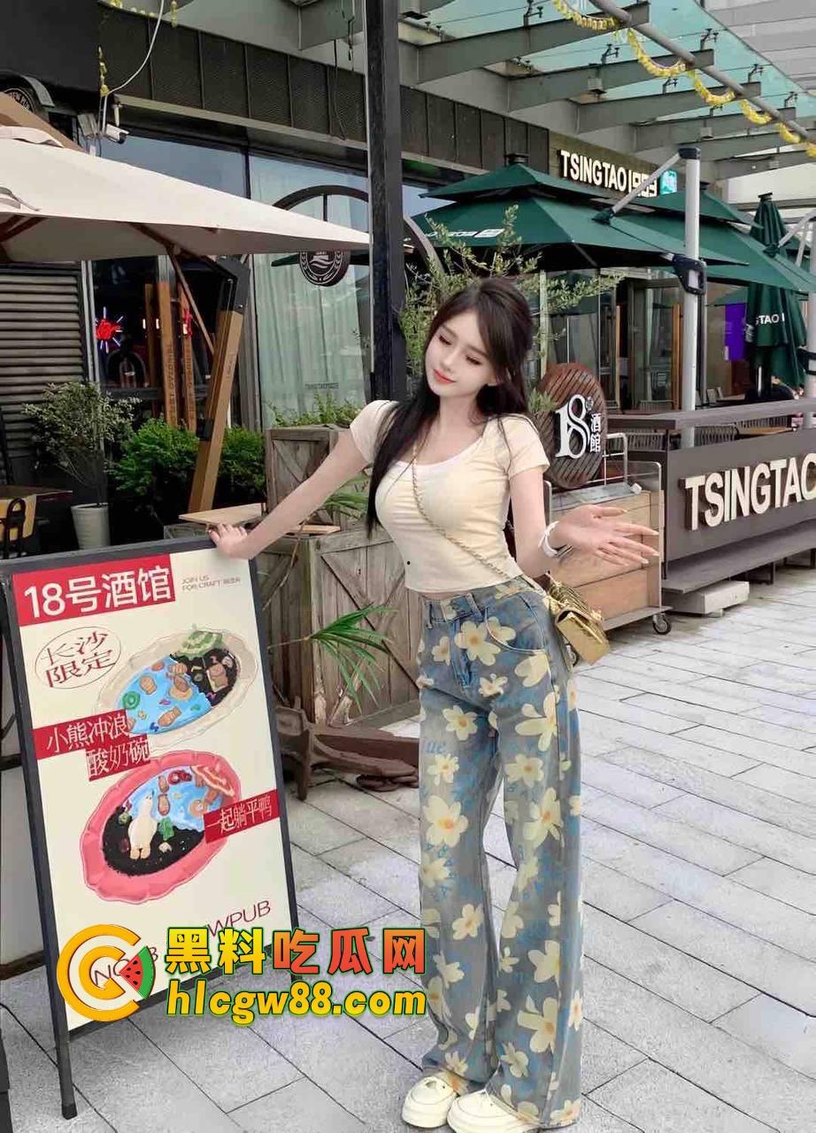 光卖逼一天7K,找三爸爸包吃包住包整容,共享鸡轻松月入3W+起,这年头真是躺着赚钱比上班还快!