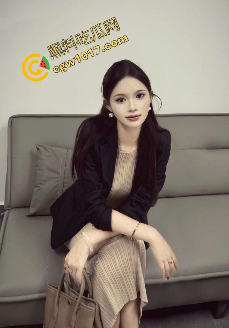 贵州人妻【陈嘉怡】肉欲视频曝光全网,肥臀乱颤奶波荡漾,春情迷离浪叫不断,粗屌深入湿穴狂操,欲火熊熊燃遍网络