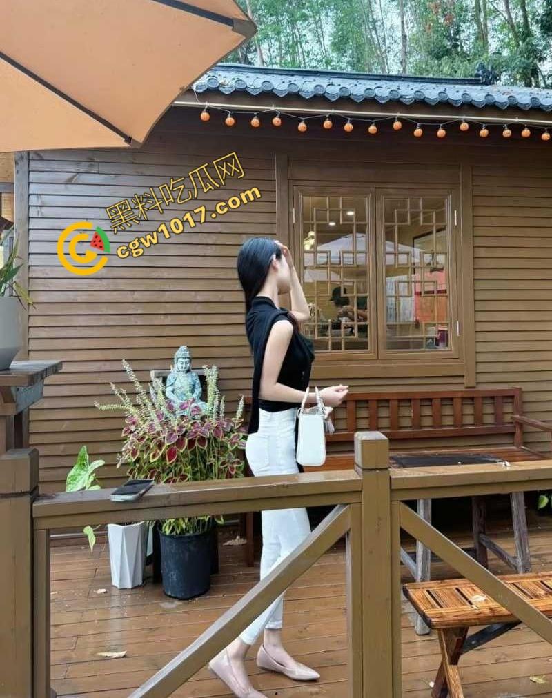 贵州人妻【陈嘉怡】肉欲视频曝光全网,肥臀乱颤奶波荡漾,春情迷离浪叫不断,粗屌深入湿穴狂操,欲火熊熊燃遍网络