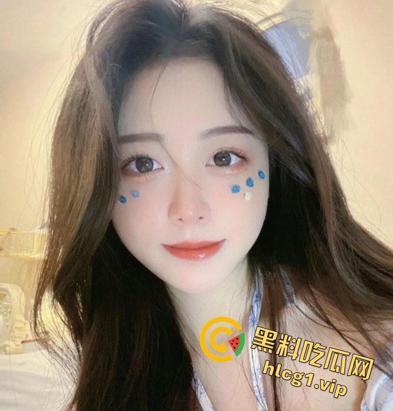 终于搞定小姨子!自带情趣制服,中途男朋友竟然查岗,这骚穴真是润得不行!