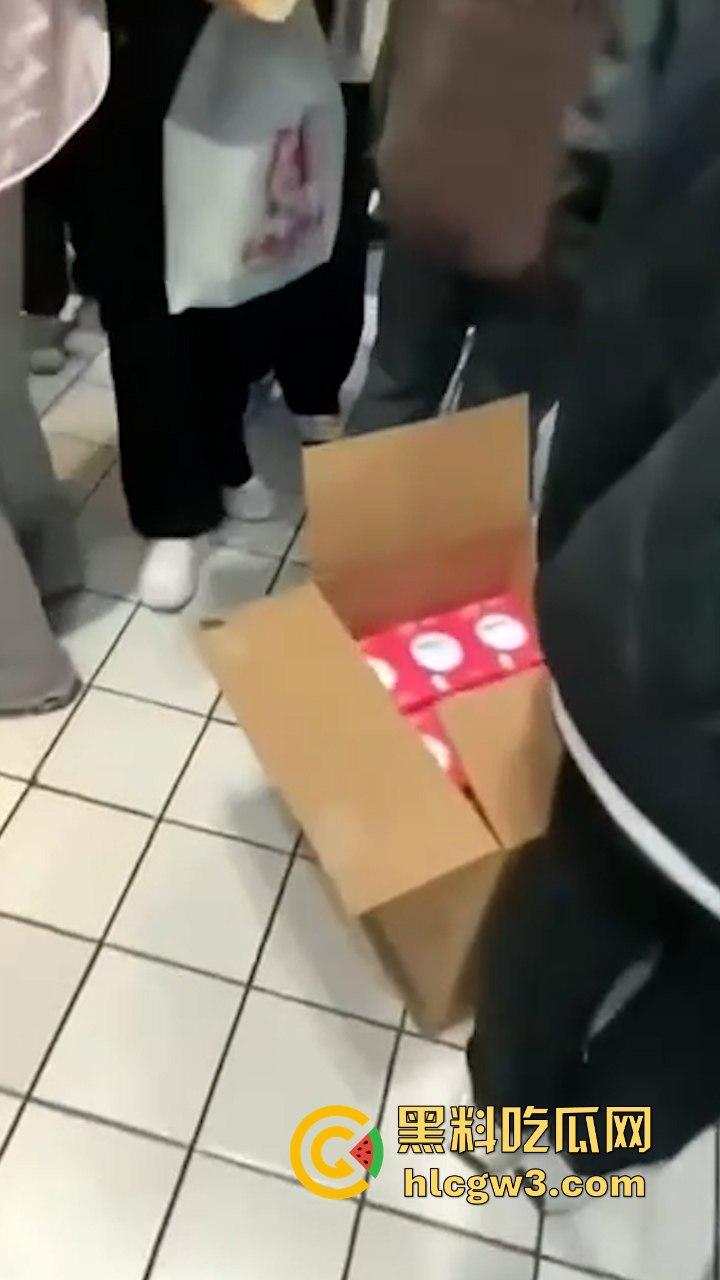 卫生巾集体塌房!女网友:怀疑过内裤和男人,唯独没怀疑过卫生巾