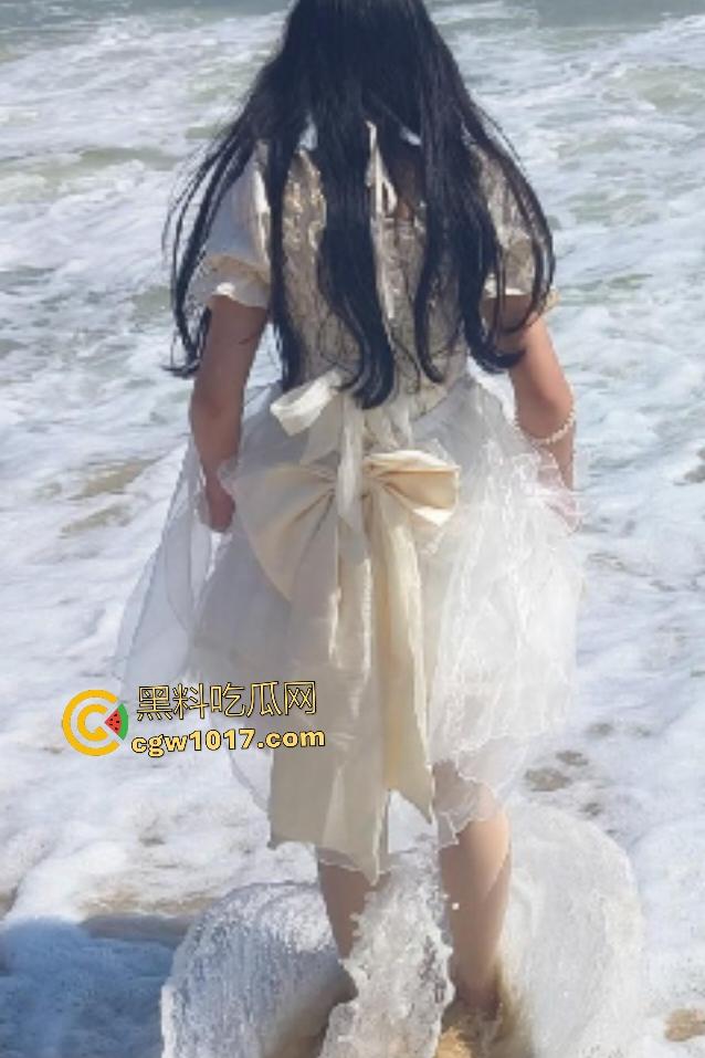 高考落榜萝莉小表妹，被姨妈托付给哥哥照应，玩游戏上手后入，穿洛丽塔被哥内射进去，还说：生下来我养！