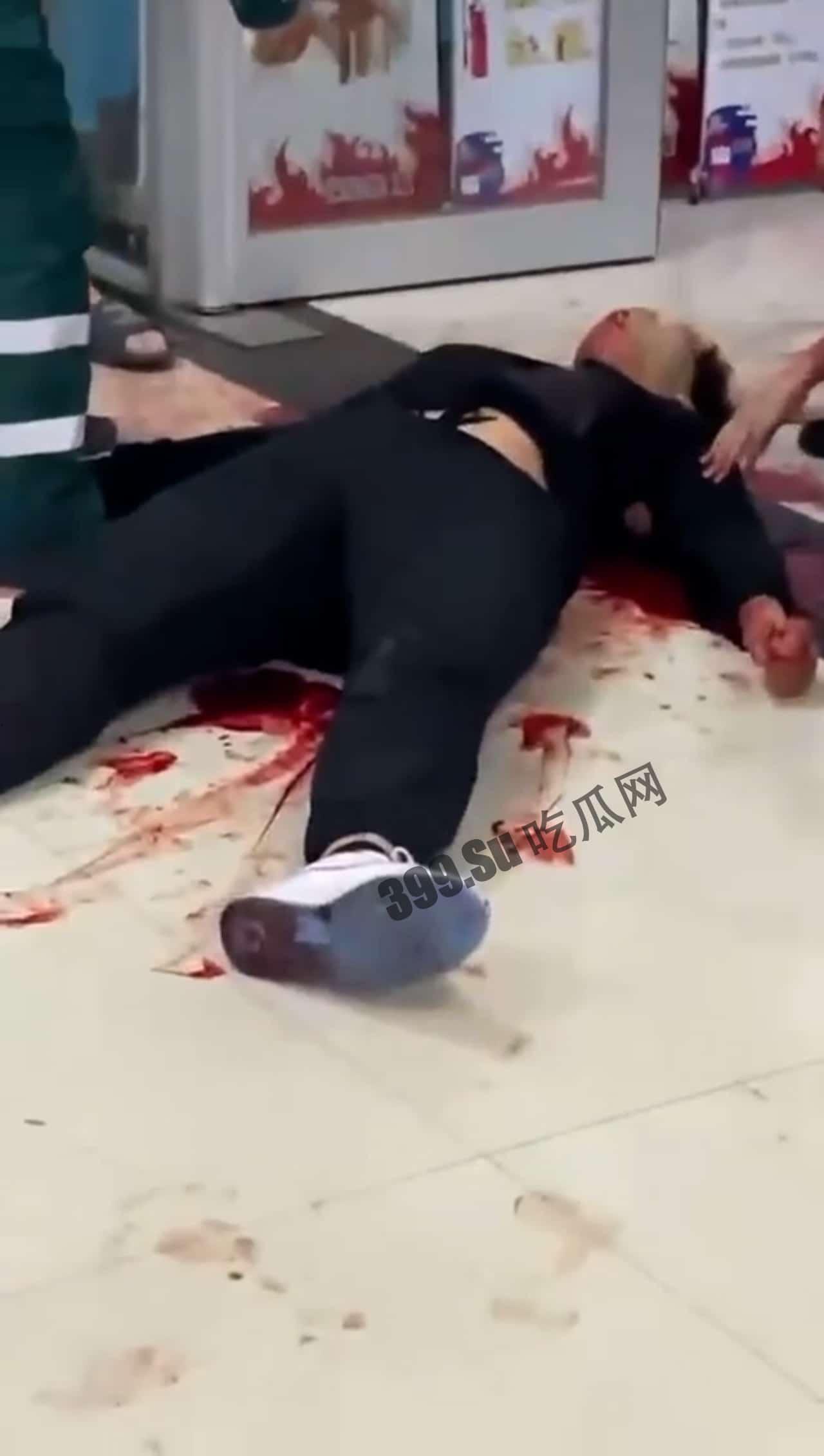 #网传 吉林电子 今天杀人了，说上大课，一对情侣想坐一起，完了有个男的就不让，就吵起来了，然后不让坐的男的把有对象男的拿刀给抹脖了 #聊天记录 #刀仔