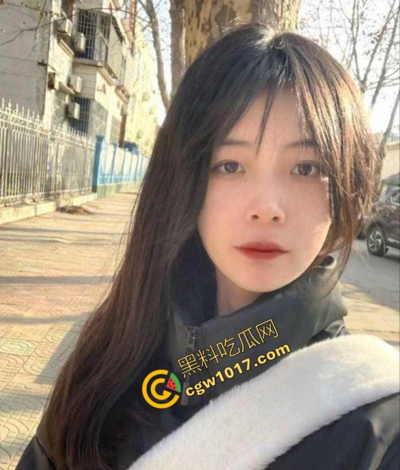 安徽合肥21岁清纯学生妹报复男友,网约激情遇大屌炮友,跪地口交浓精颜射敷脸,淫靡画面刺激至极!