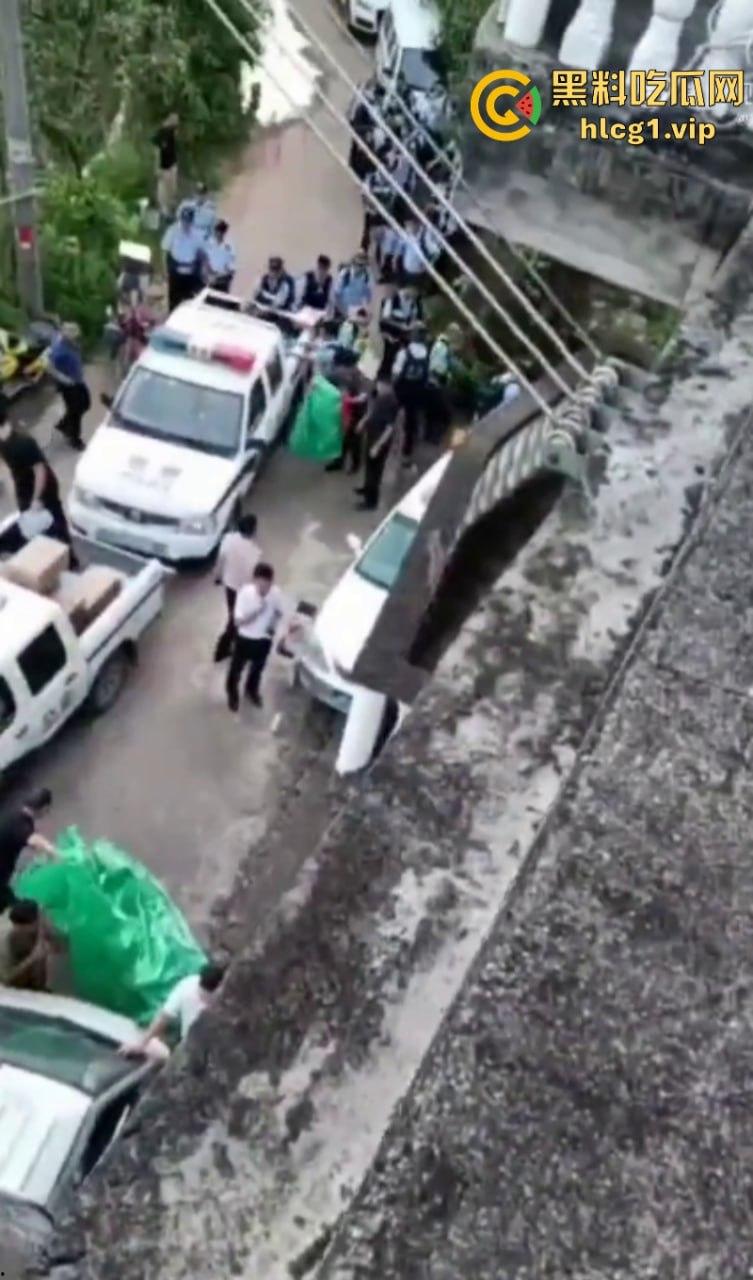 天神下凡一锤6!广西男砍杀邻居致5死1伤 死者含3个孩子