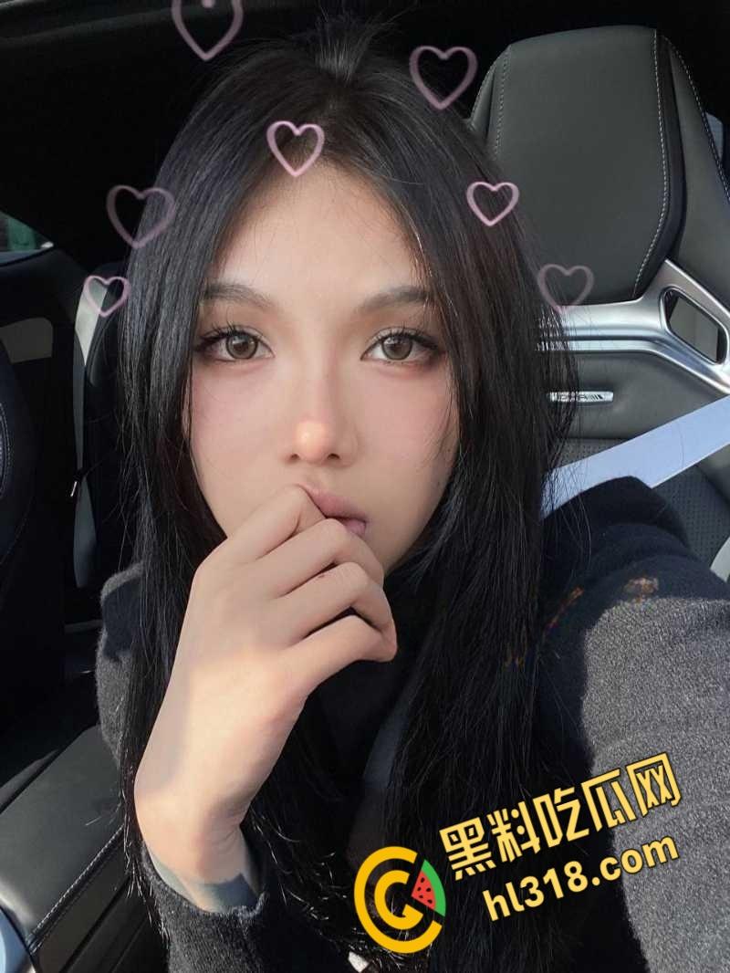 推特福利姬花臂女神，性感翘臀自慰求操，纹身的女性不一定就是坏女人，但是一定就很骚！