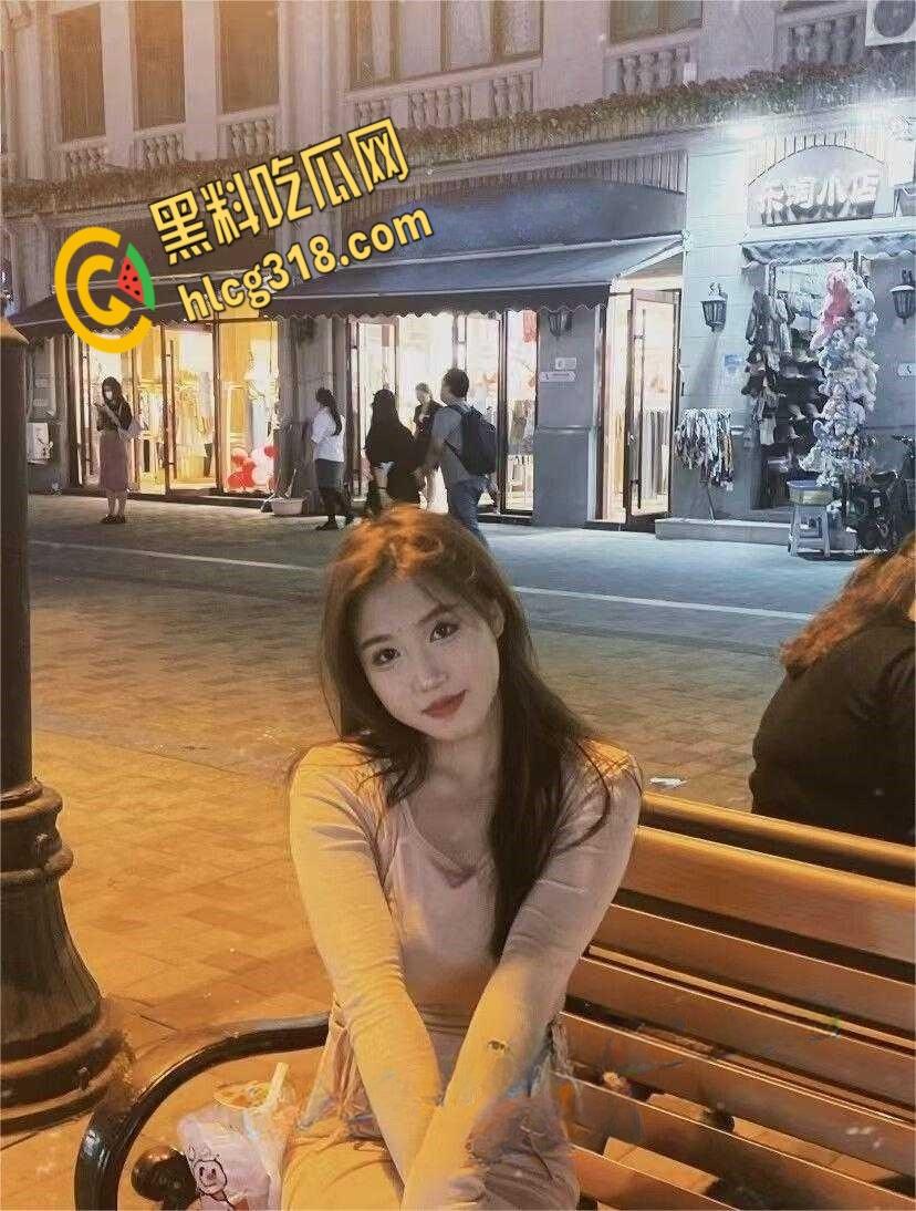 云南快手网红【山野栀子】,情趣内衣写真卖粉丝,口舌缠绕推她还不松口,口爆吞精她有多爱口交?